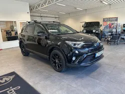 Svart Begagnad 2018 Toyota RAV4 Hybrid Edition SUV | 204 900 kr (Marknadspris)