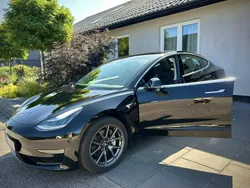 Svart Begagnad 2019 Tesla Model 3 Standard Range Plus Sedan | 209 000 kr (Bra pris)