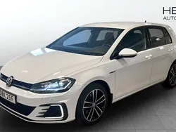 Vit (white) Begagnad 2019 VW Golf VII GTE Kombi | 199 900 kr (Marknadspris)