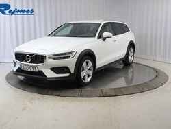 Vit Begagnad 2022 Volvo V60 CC Kombi | 344 900 kr (Marknadspris)