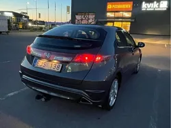 Grå Begagnad 2010 Honda Civic Sport Halvkombi | 113 000 kr (Dyr)