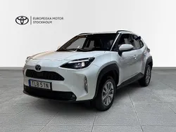 Vit Begagnad 2023 Toyota Yaris Cross Active SUV | 274 900 kr (Marknadspris)