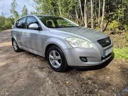 Silver Begagnad 2008 Kia Ceed Halvkombi | 29 000 kr (Marknadspris)