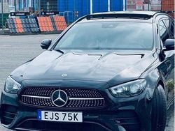 Svart Begagnad 2021 Mercedes E220 AMG line Kombi | 440 000 kr (Lite dyr)