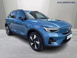 Ljusgrå Begagnad 2023 Volvo XC40 Plus SUV | 444 500 kr