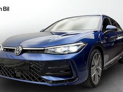 Blå Ny 2025 VW Passat Edition Kombi | 549 900 kr (Marknadspris)