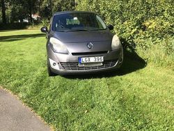 Grå Begagnad 2011 Renault Grand Scénic III Bose Edition Minibuss | 27 000 kr (Superpris)