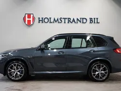Grå Begagnad 2022 BMW X5 M Sport SUV | 719 900 kr (Marknadspris)