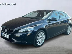 Svart Begagnad 2013 Volvo V40 Summum Kombi | 139 900 kr (Marknadspris)