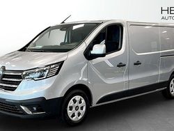 Grå (silver) Ny 2025 Renault Trafic Van | 449 875 kr (Marknadspris)