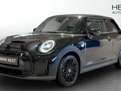 Svart (black) Begagnad 2022 Mini Cooper SE Halvkombi | 248 700 kr (Dyr)
