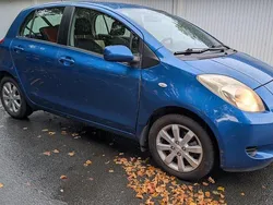 Blå Begagnad 2005 Toyota Yaris Halvkombi | 24 500 kr (Lite dyr)