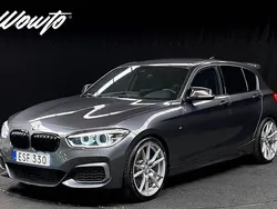 Grå (mineralgrå metallic) Begagnad 2017 BMW M140 M Sport Halvkombi | 389 800 kr (Marknadspris)