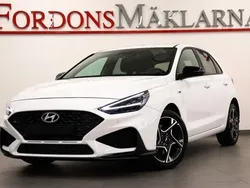 Vit (polar white) Begagnad 2021 Hyundai i30 N Line Halvkombi | 273 900 kr
