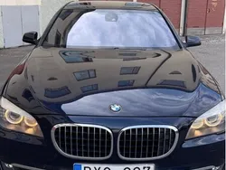 Blå Begagnad 2012 BMW 740 Sedan | 219 000 kr