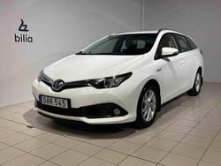 Vit Begagnad 2017 Toyota Auris Touring Sports Kombi | 154 900 kr (Bra pris)