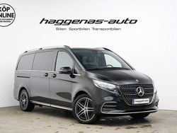 Svart Begagnad 2025 Mercedes V300 Minibuss | 949 000 kr