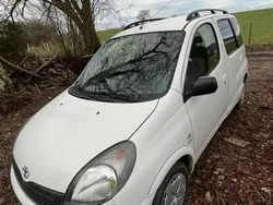 Vit Begagnad 2001 Toyota Yaris Verso Minibuss | 18 000 kr (Superpris)