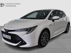 Vit Begagnad 2019 Toyota Corolla Hybrid Style Halvkombi | 209 900 kr (Marknadspris)