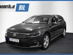 Mörkgrå Begagnad 2018 VW Passat GTE Kombi | 174 900 kr (Marknadspris)
