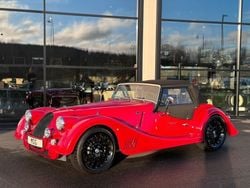 Röd Begagnad 2024 Morgan Plus Cab | 1 575 000 kr