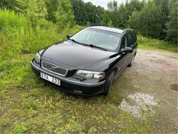 Svart Begagnad 2001 Volvo V70 Kombi | 17 000 kr (Bra pris)