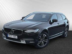 Mörkbrun Begagnad 2017 Volvo V90 CC Pro Kombi | 329 900 kr (Marknadspris)