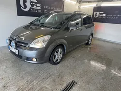 Grå Begagnad 2006 Toyota Corolla Verso Minibuss | 54 900 kr (Lite dyr)