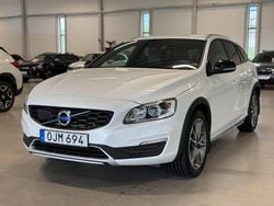 Vit Begagnad 2016 Volvo V60 CC Kombi | 249 900 kr (Lite dyr)