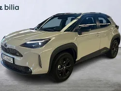 Grå Begagnad 2025 Toyota Yaris Cross Sport SUV | 399 900 kr