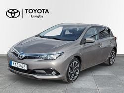 Brun Begagnad 2015 Toyota Auris Active Halvkombi | 145 000 kr (Marknadspris)