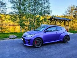 Vit Begagnad 2021 Toyota Yaris Halvkombi | 395 000 kr (Superpris)