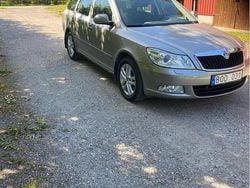 Brun Begagnad 2013 Skoda Octavia Elegance Kombi | 55 000 kr (Marknadspris)