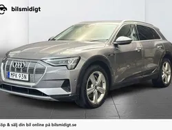 Grå Begagnad 2021 Audi e-tron SUV | 358 900 kr (Superpris)