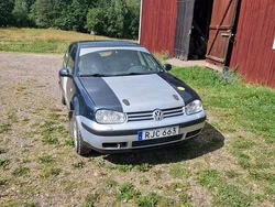 Grå Begagnad 2000 VW Golf IV Halvkombi | 58 000 kr