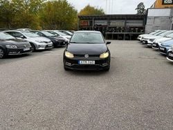 Svart Begagnad 2014 VW Polo Halvkombi | 108 900 kr (Bra pris)
