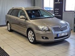 Ljusbrun (brun) Begagnad 2007 Toyota Avensis Kombi | 39 900 kr (Marknadspris)