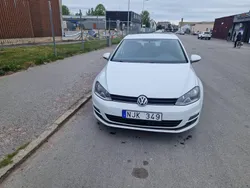 Vit Begagnad 2014 VW Golf VII Halvkombi | 49 000 kr (Marknadspris)
