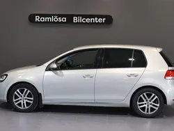 Ljusbrun Begagnad 2011 VW Golf VI Halvkombi | 89 900 kr (Marknadspris)