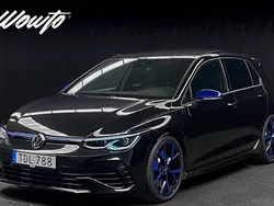 Svart (grenadilla black metallic) Begagnad 2024 VW Golf VIII R Kombi | 539 800 kr