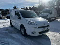 Vit Begagnad 2015 Peugeot Partner Minibuss | 59 900 kr (Dyr)