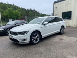 Vit Begagnad 2016 VW Passat GTE Kombi | 165 000 kr (Lite dyr)