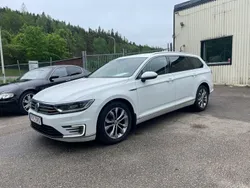 Vit Begagnad 2016 VW Passat GTE Kombi | 165 000 kr (Lite dyr)