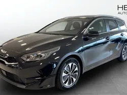 Svart (black) Ny 2025 Kia Ceed Sportswagon Advance Kombi | 292 400 kr (Marknadspris)