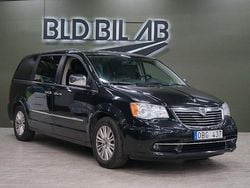 Svart Begagnad 2013 Lancia Voyager Minibuss | 94 900 kr (Marknadspris)