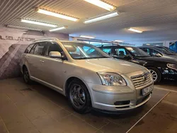Silver Begagnad 2005 Toyota Avensis Kombi | 29 900 kr (Marknadspris)