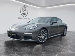 Mörkgrå Begagnad 2013 Porsche Panamera 4 Sedan | 369 900 kr (Marknadspris)