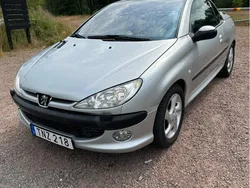 Grå Begagnad 2003 Peugeot 206 CC Cab | 24 900 kr (Marknadspris)