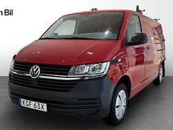 Röd (körsbärsröd) Begagnad 2023 VW T6.1 Van | 369 900 kr