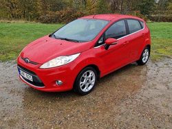 Röd Begagnad 2012 Ford Fiesta Titanium Halvkombi | 45 000 kr (Marknadspris)